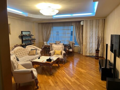 Объявление №6353633 - Баку, м. Шах Исмаил Хатаи, 4-комн., 190 м², 7/12 этаж