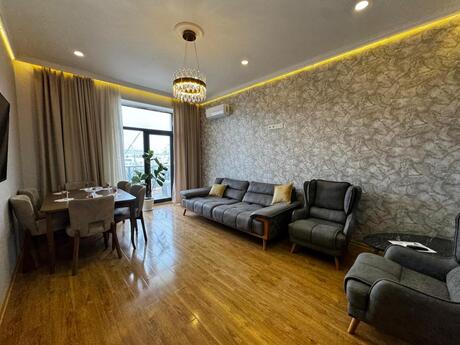 2-room apartment for rent, 82 m², Ağ şəhər: 1 600 ₼/mo 2