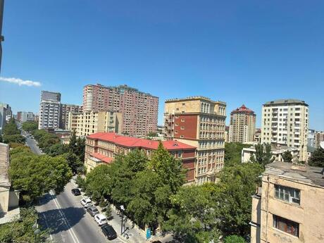 Elan №6353828 - Bakı, 28 May m., 3 otaqlı, 140 m², 6/17 mərtəbə