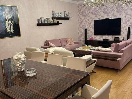 4-комнатная квартира, 210 м², 28 May: 530 000 ₼ 3