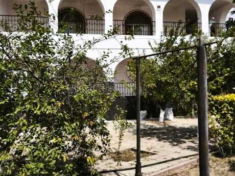 6 otaqlı həyət evi/bağ evi - Novxanı q. - 330 m²