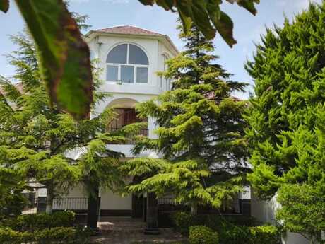 6 otaqlı həyət evi/bağ evi - Novxanı q. - 330 m²