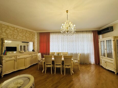 3-комн. новостройка - м. Элмляр Академиясы - 135 м²