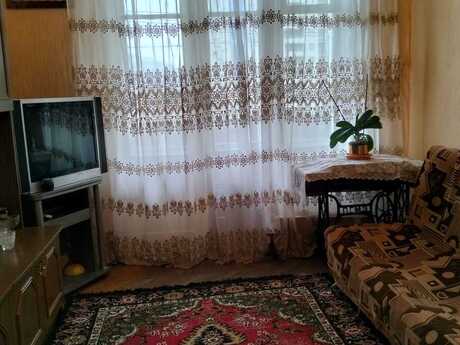 Elan №6353940 - Bakı, 28 May m., 1 otaqlı, 40 m², 2/5 mərtəbə