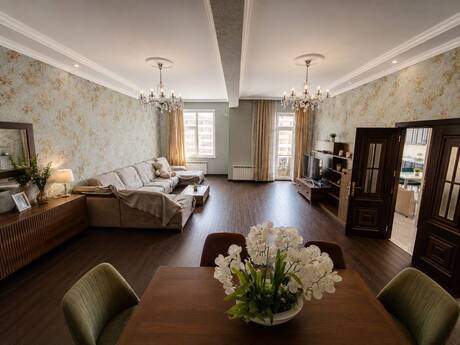 4 rooms · 170 m² · floor 9/16, İçəri Şəhər