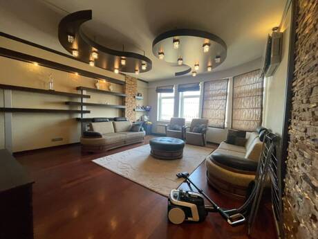 3-комн. новостройка - м. Низами - 150 м²