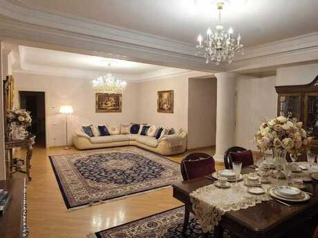 Elan №6354132 - Bakı, 28 May m., 5 otaqlı, 200 m², 5/8 mərtəbə