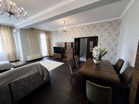 4 otaqlı yeni tikili - Elmlər Akademiyası m. - 170 m²