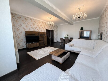 4 otaqlı yeni tikili - Elmlər Akademiyası m. - 170 m²
