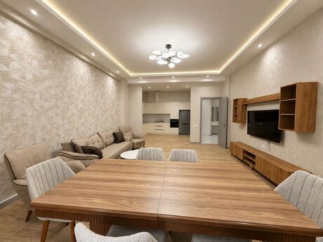2-комн. новостройка - м. 28 мая - 92 м²