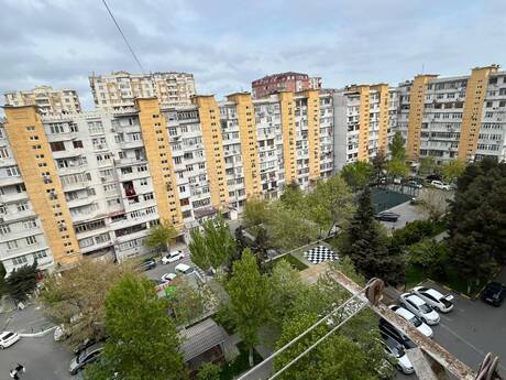 2 otaqlı köhnə tikili - İnşaatçılar m. - 70 m²