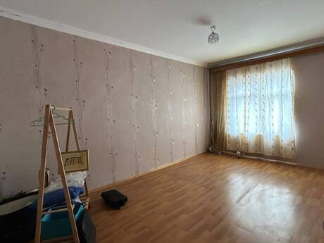 2 otaqlı köhnə tikili - İnşaatçılar m. - 70 m²