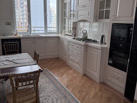 3-комн. новостройка - Насиминский р. - 130 м²