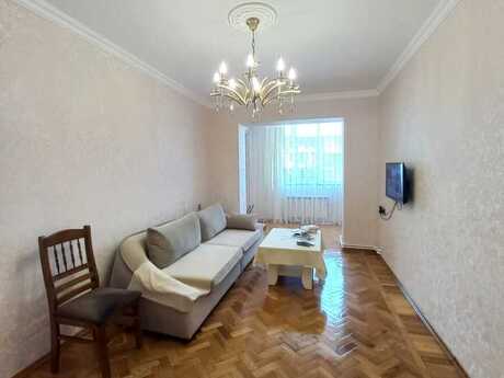 Elan №6354544 - Bakı, Yasamal r., 2 otaqlı, 65 m², 3/5 mərtəbə