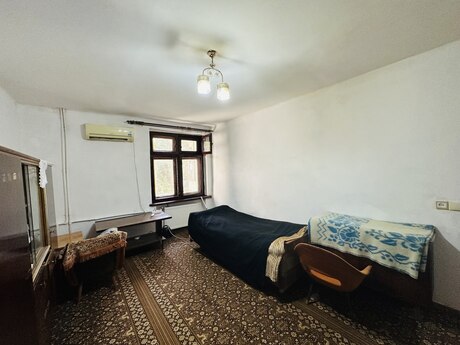 1-комн. вторичка - м. Элмляр Академиясы - 45 м²