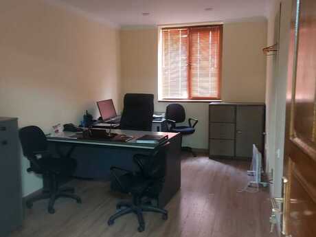 8 otaqlı ofis - Nizami m. - 300 m²