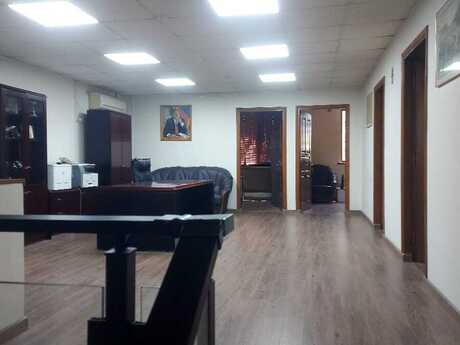 8 otaqlı ofis - Nizami m. - 300 m²