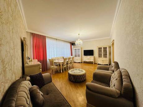 Elan №6354807 - Bakı, Elmlər Akademiyası m., 3 otaqlı, 136 m², 3/16 mərtəbə
