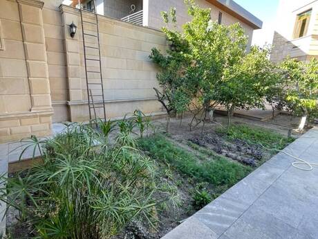 6 otaqlı həyət evi/bağ evi - Bakıxanov q. - 415 m²
