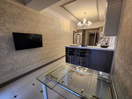 Kirayə 3 otaqlı mənzil, 220 m², Nərimanov: 5 000 ₼/ay 5
