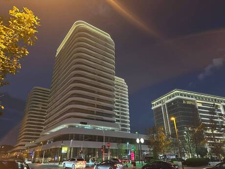 4 otaq · 225 m² · 10/20 mərtəbə, Ağ şəhər