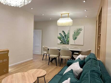 3-комн. новостройка - Ясамальский р. - 150 м²