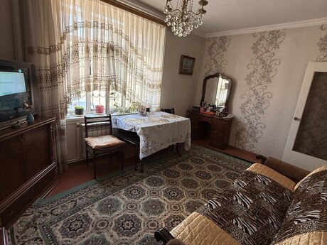 2 otaqlı köhnə tikili - Xətai r. - 42 m²
