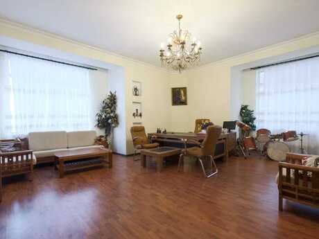 Объявление №6355694 - Баку, м. Элмляр Академиясы, 7-комн., 167 м²
