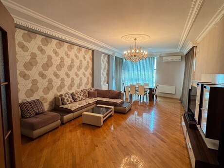 Elan №6355776 - Bakı, 28 May m., 4 otaqlı, 200 m², 9/18 mərtəbə