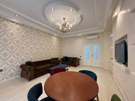 Kirayə 3 otaqlı mənzil, 130 m², Ağ şəhər: 1 800 ₼/ay 2