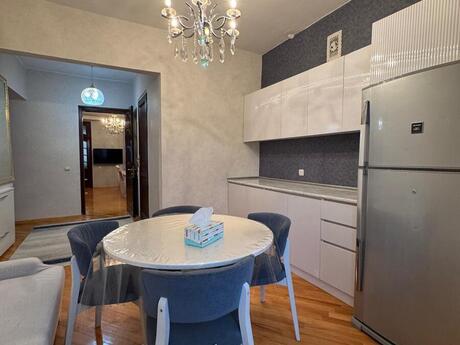 Объявление №6355929 - Баку, м. Кара Караев, 4-комн., 110 м², 3/3 этаж
