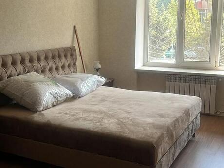 Elan №6355958 - Bakı, İnşaatçılar m., 3 otaqlı, 70 m², 1/5 mərtəbə