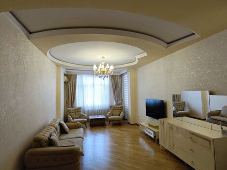 Объявление №6356889 - Баку, м. Низами, 3-комн., 130 м², 2/17 этаж