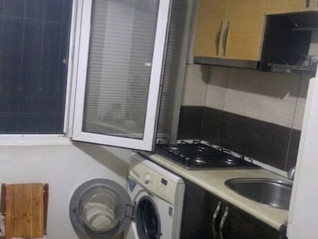 İnşaatçılarda 2 otaqlı köhnə tikili mənzil satılır, 38 m², 128 700 AZN, şəkil 2 / 7
