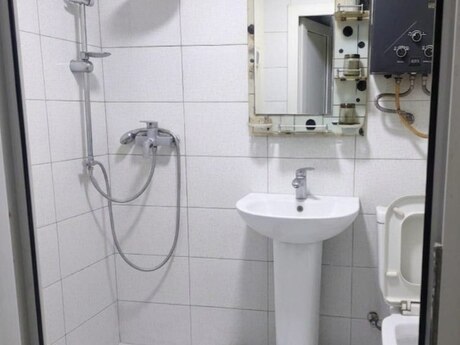 İnşaatçılarda 2 otaqlı köhnə tikili mənzil satılır, 38 m², 128 700 AZN, şəkil 3 / 7