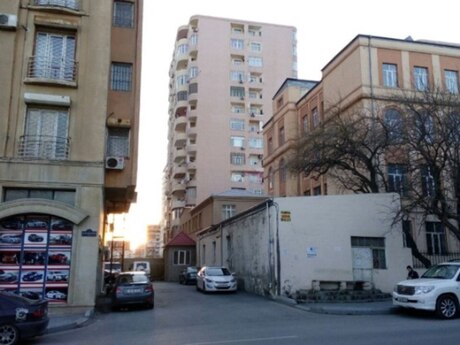 3 otaqlı mənzil, 140 m², 28 May: 360 000 ₼ 2