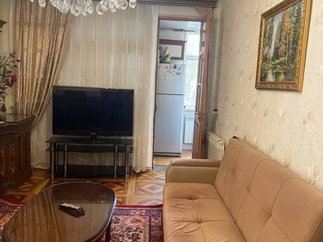 2 otaqlı köhnə tikili - Azadlıq Prospekti m. - 55 m²