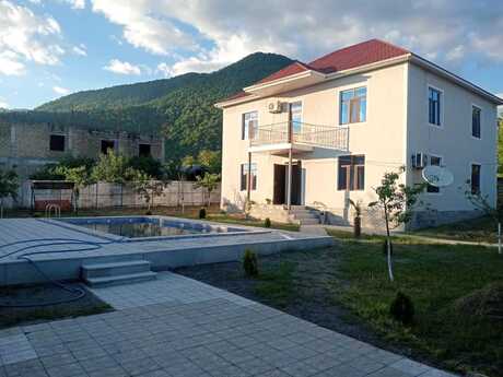 4 otaqlı həyət evi/bağ evi - Qəbələ - 300 m²