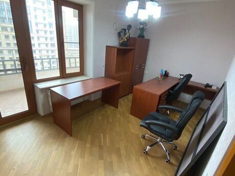 4 otaqlı ofis - Nizami m. - 160 m²