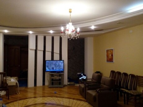 Elan №6356498 - Bakı, 28 May m., 3 otaqlı, 135 m², 11/16 mərtəbə