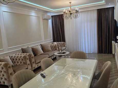2-комн. новостройка - м. 8 ноября - 106 м²