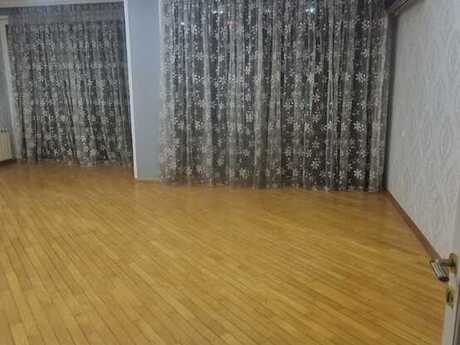 Elan №6356644 - Bakı, 28 May m., 3 otaqlı, 140 m², 12/17 mərtəbə