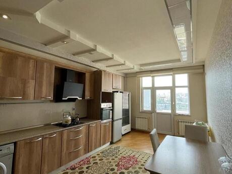 Kirayə 3 otaqlı mənzil, 130 m², Şah İsmayıl Xətai: 1 000 ₼/ay 3