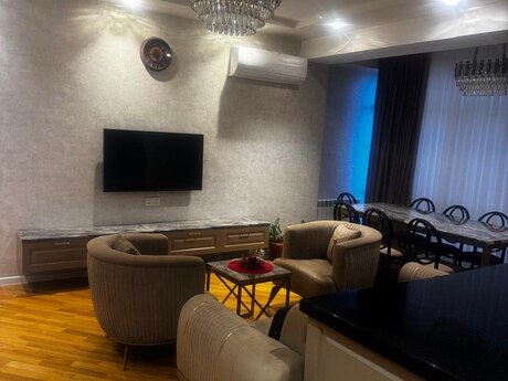 Объявление №6356776 - Баку, м. Ази Асланов, 4-комн., 140 м², 15/17 этаж
