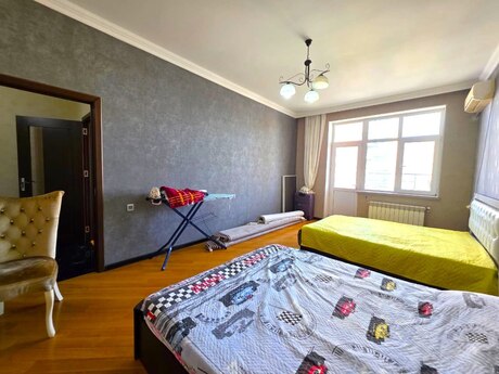 3 otaqlı yeni tikili - Elmlər Akademiyası m. - 150 m²