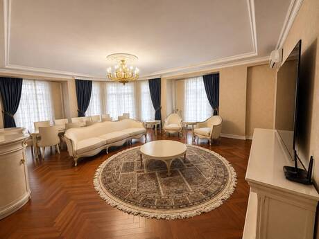 4 otaqlı mənzil, 215 m², 28 May: 1 190 000 ₼ 5