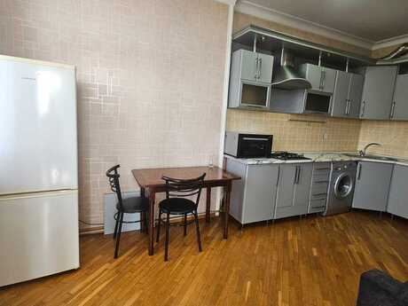 2 otaqlı mənzil, 95 m², 8 Noyabr: 278 000 ₼ 5