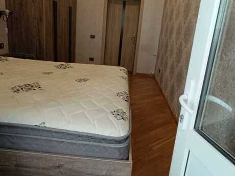 2 otaqlı mənzil, 100 m², 8 Noyabr: 300 000 ₼ 5