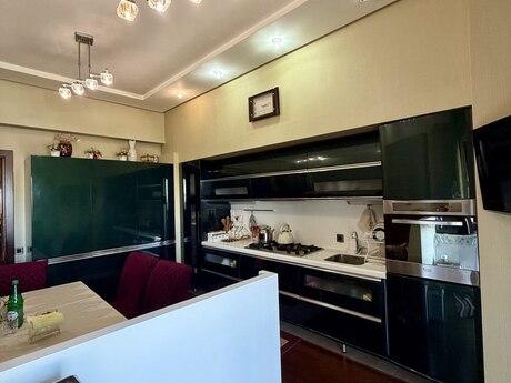4-room apartment, 175 m², Nizami: 750 000 ₼ 3