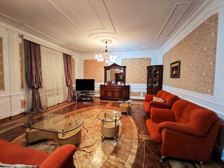 Elan №6357356 - Bakı, 28 May m., 4 otaqlı, 200 m², 7/20 mərtəbə